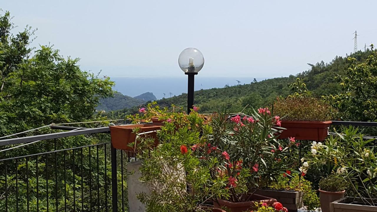 Mare E Monti Di Simonetta Villa Spotorno Buitenkant foto